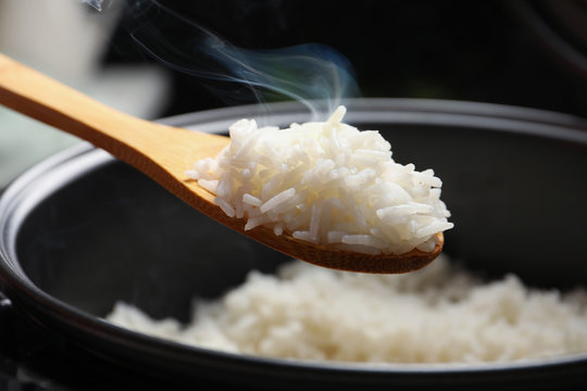 A clean bowl of white rice